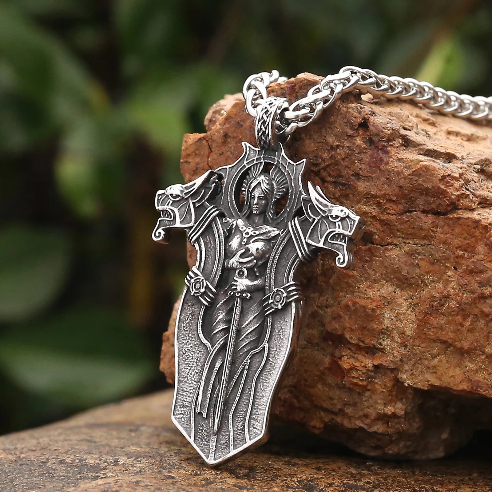 Valkyrie Amulet Pendant Necklace - Vikheim