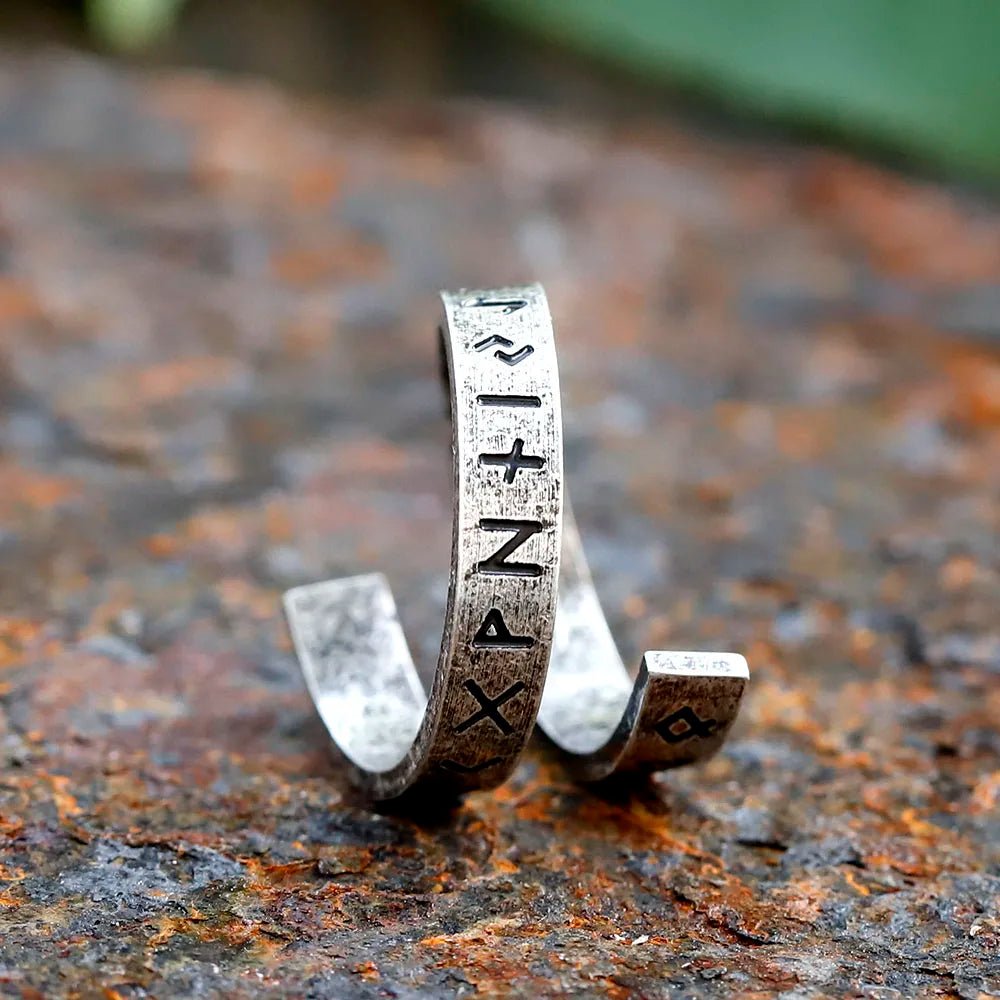 Viking Rúnahringr - Rotating Chain Rune Ring for Men - Vikheim