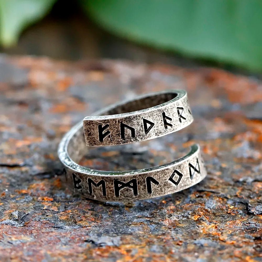 Viking Rúnahringr - Rotating Chain Rune Ring for Men - Vikheim